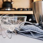 Bien choisir son matériel de pâtisserie : optimiser ses recettes avec les bons ustensiles